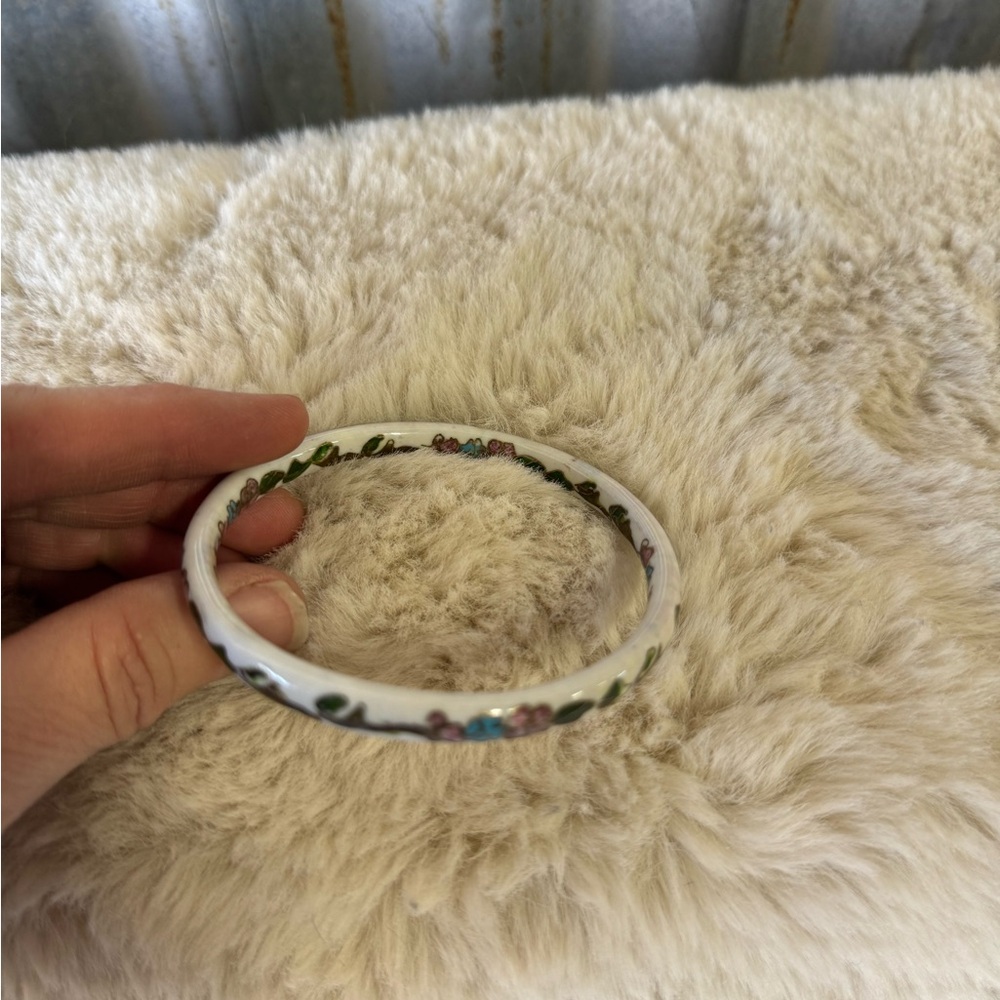Vintage White Floral Cloisonne Bangle Bracelet